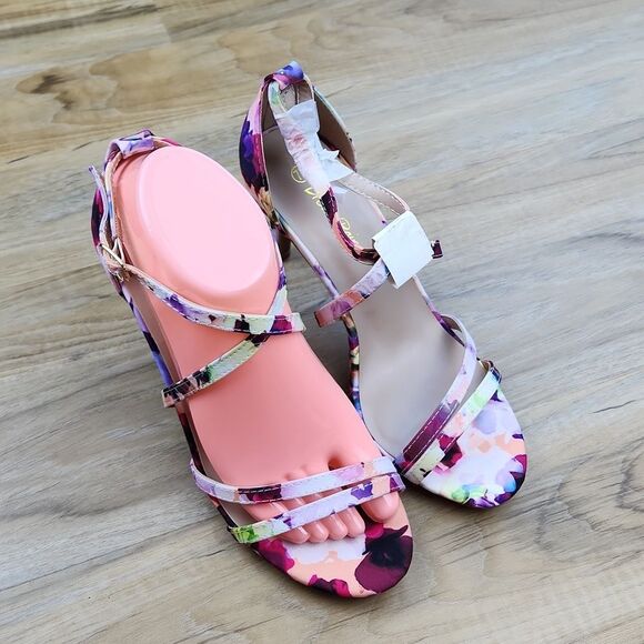 🩵NWOB Dream Pairs Gigi Floral Strappy Heels Size 7.5 - Picture 6 of 15